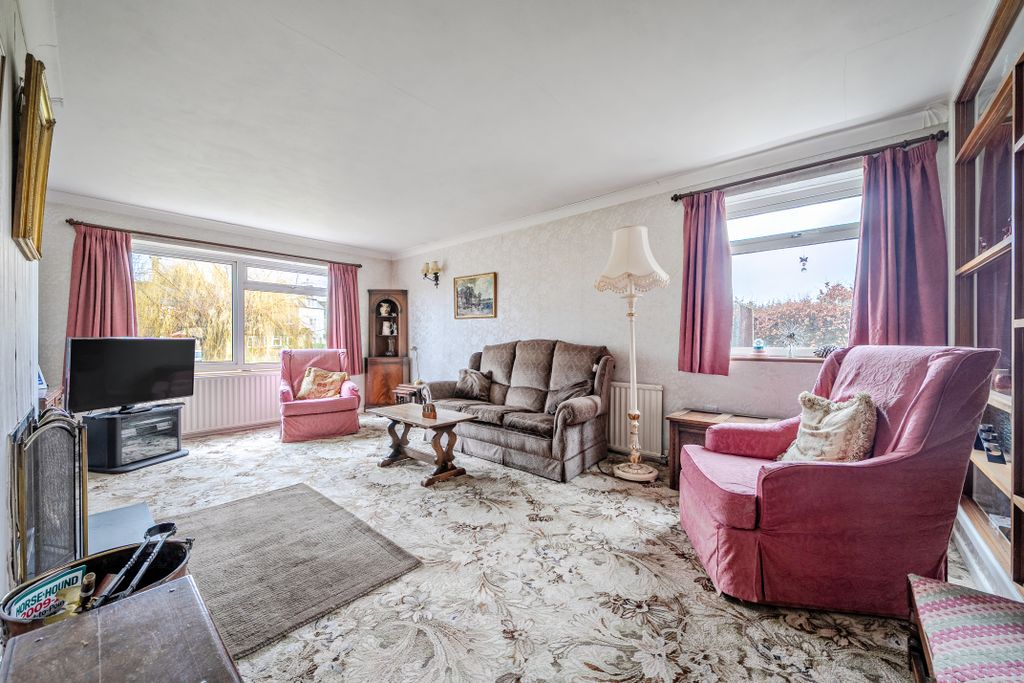 Property photo 2 of 21