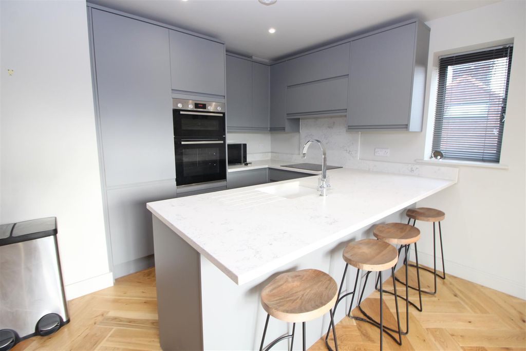 Property photo 2 of 18 Img_9338.Jpg