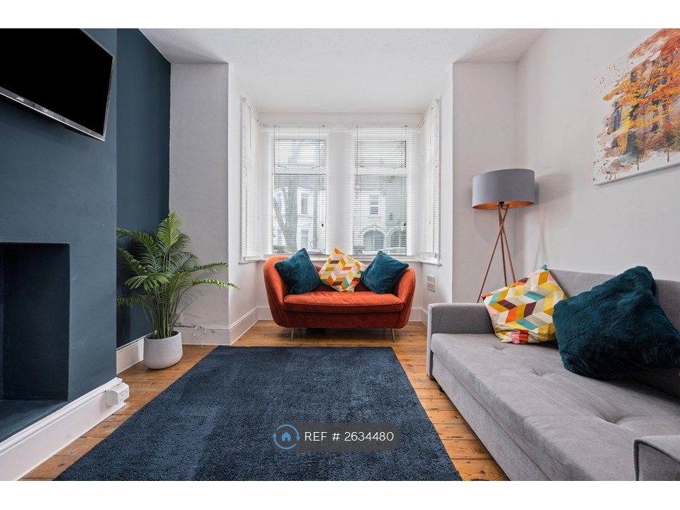 Property photo 2 of 17