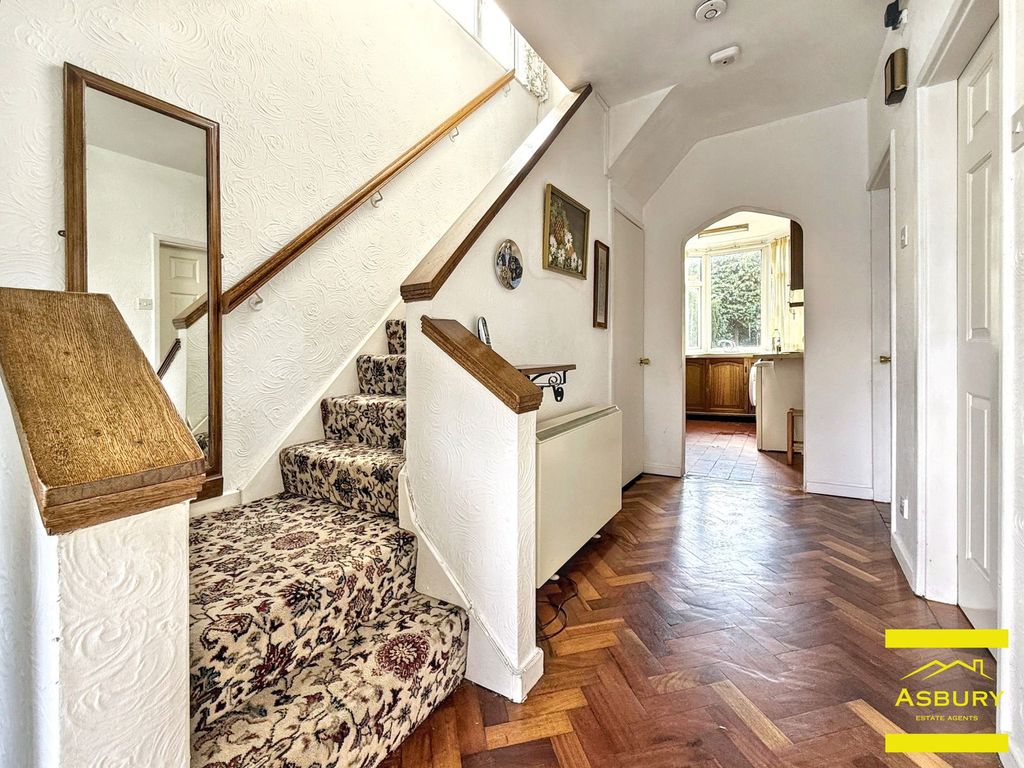 Property photo 2 of 20