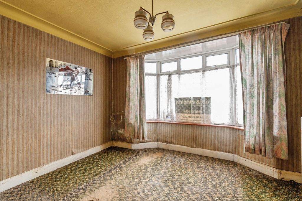 Property photo 3 of 18 Pbox-Img.Jpg
