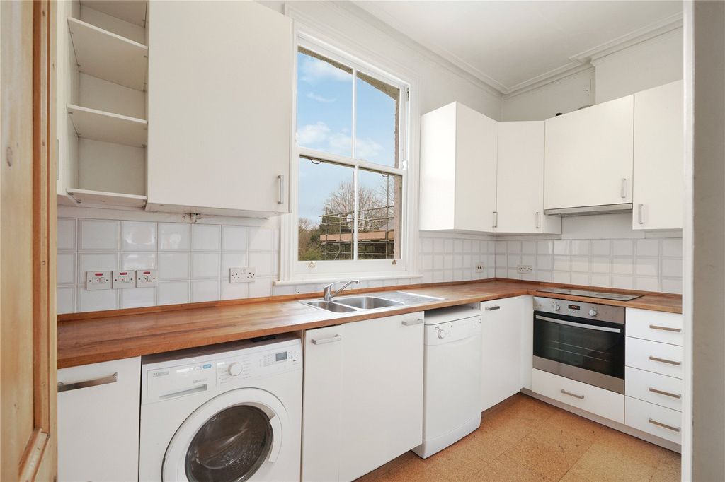 Property photo 3 of 18 Picture No. 16