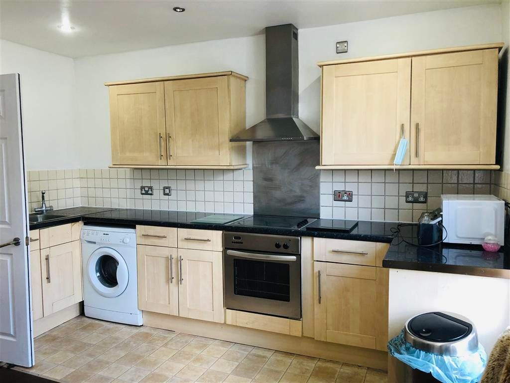 Property photo 2 of 6 Kitchen