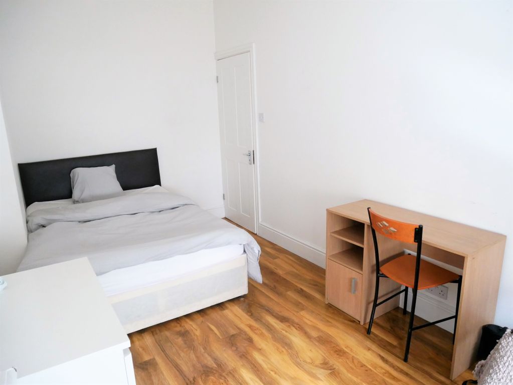 Property photo 3 of 4
