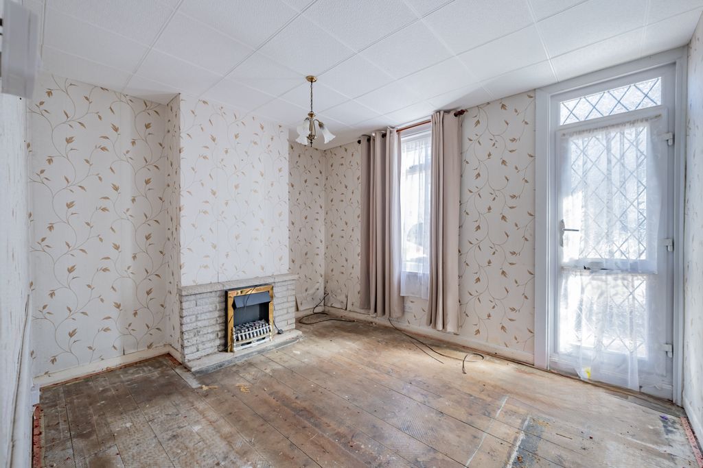 Property photo 3 of 16