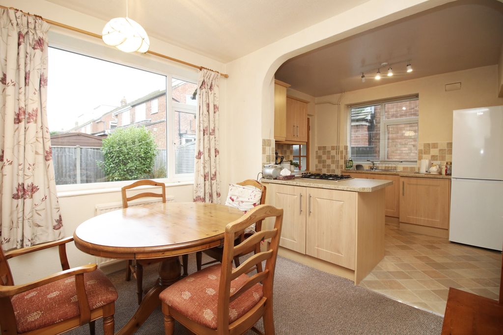 Property photo 2 of 23