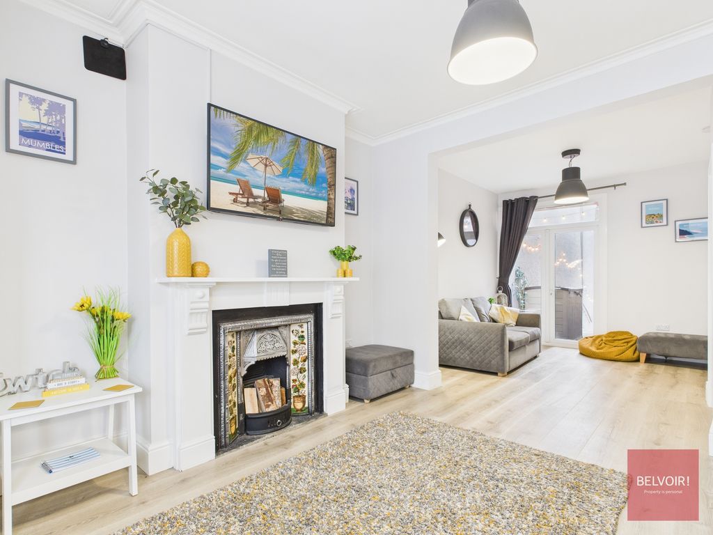 Property photo 2 of 28