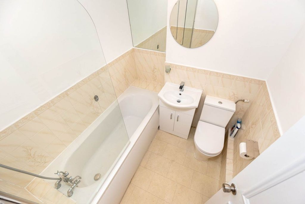Additional image 10 of 3 bed flat for saleNine Elms, London SW8