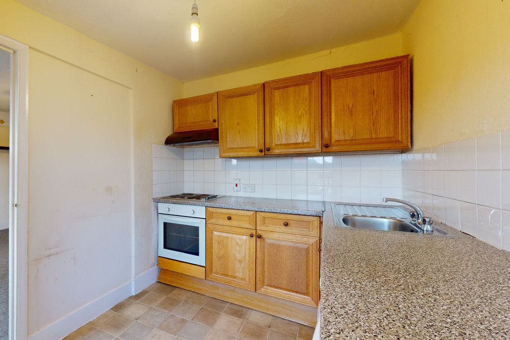 Property photo 3 of 6 Flat 3, 84 Lewin Road, Streatham, London, Sw16 6Ju