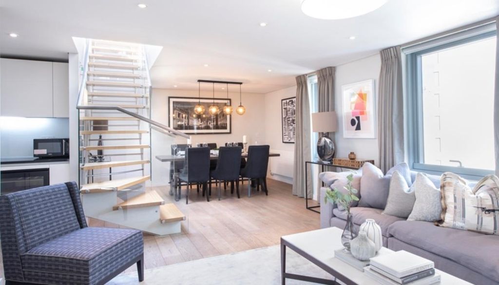 Property photo 2 of 22