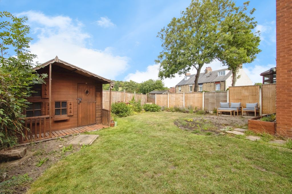 Property photo 2 of 13 Large Garden