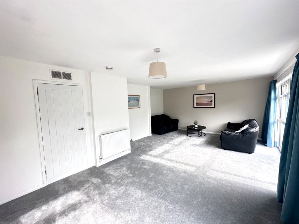 Property photo 3 of 13 4037644