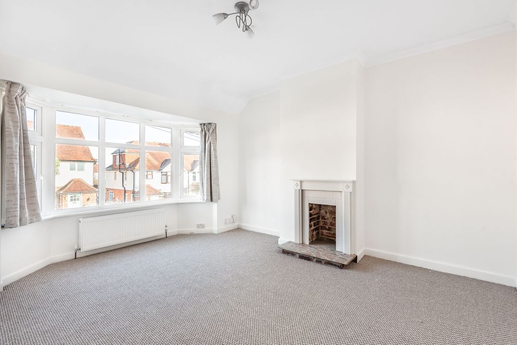 Property photo 2 of 14 692135 (2)