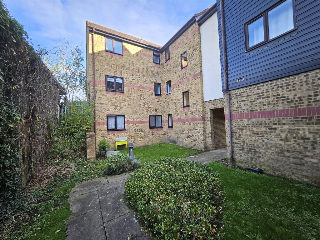 Property photo 2 of 8 Communal Grounds