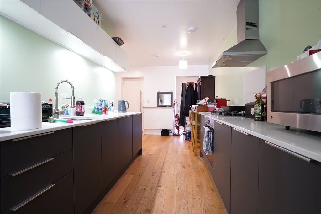 Property photo 3 of 18 Picture No. 10