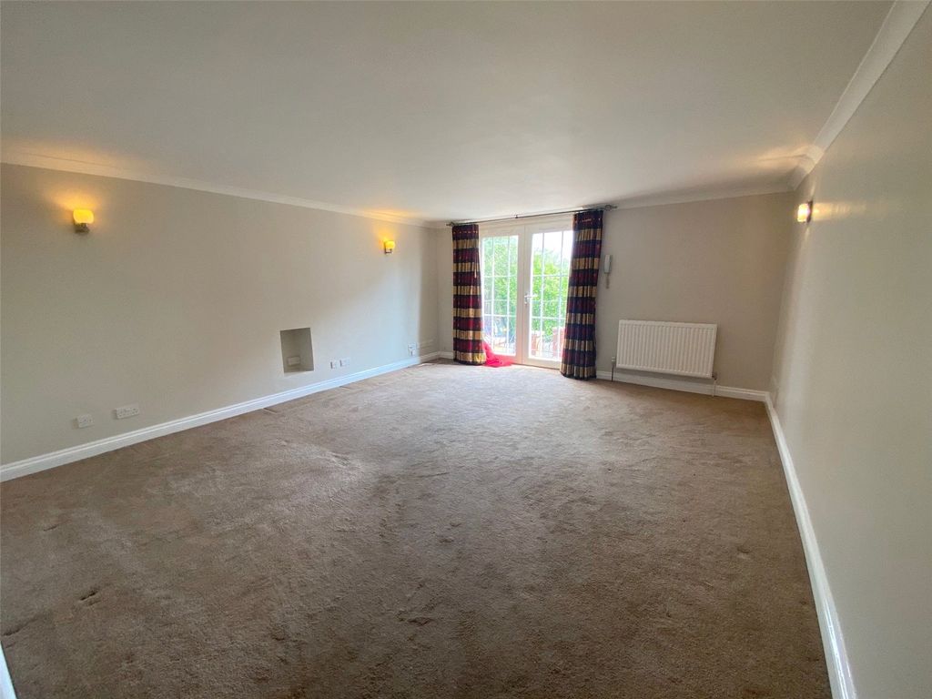 Property photo 2 of 13 Sitting Room