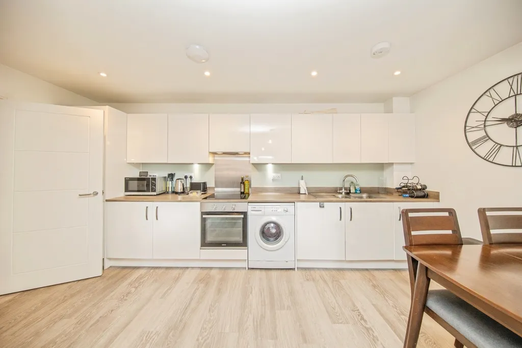 Apartment in Ipswich, Westbourne - More