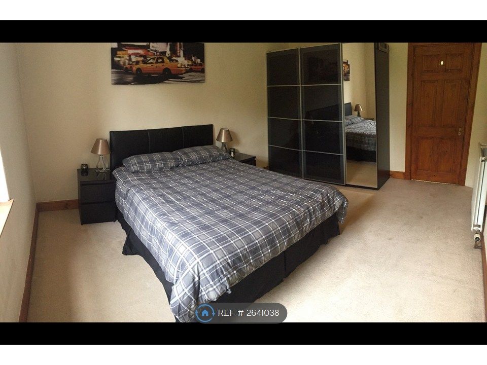 Property photo 3 of 9 Master Bedroom