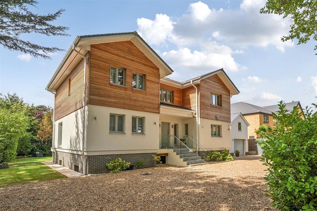 Property photo 1 of 18 Exterior