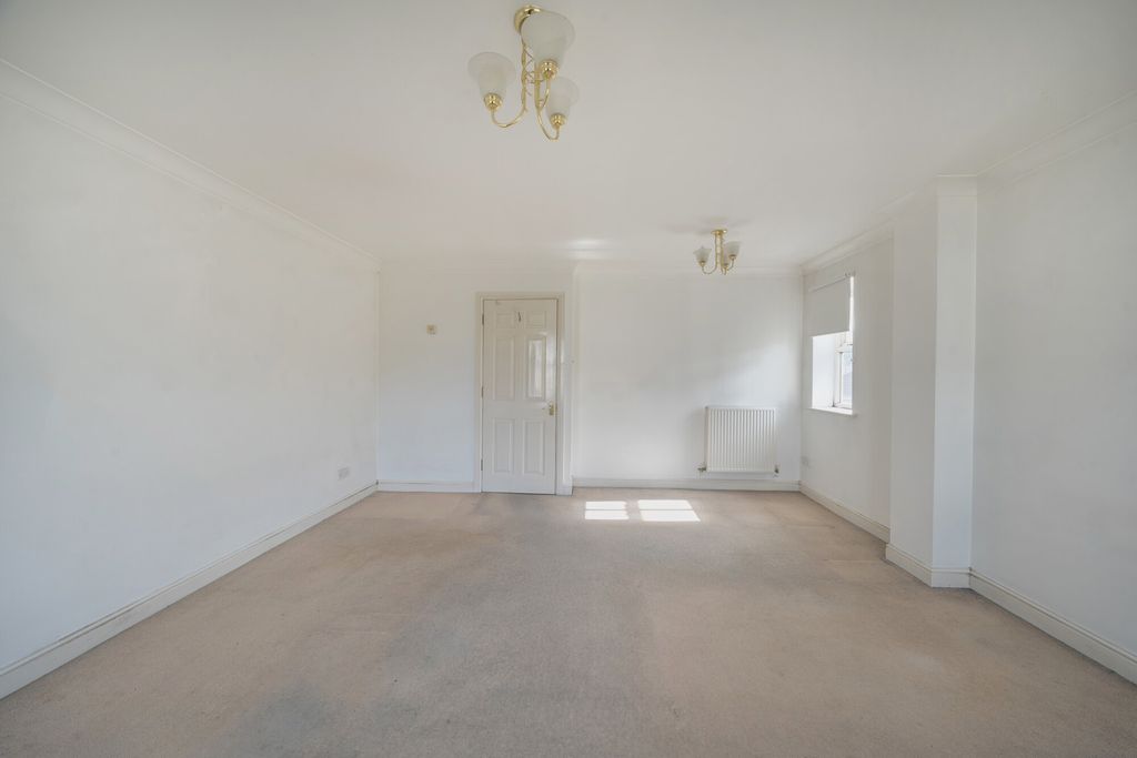 Property photo 3 of 17 6-681c82808A158-1...