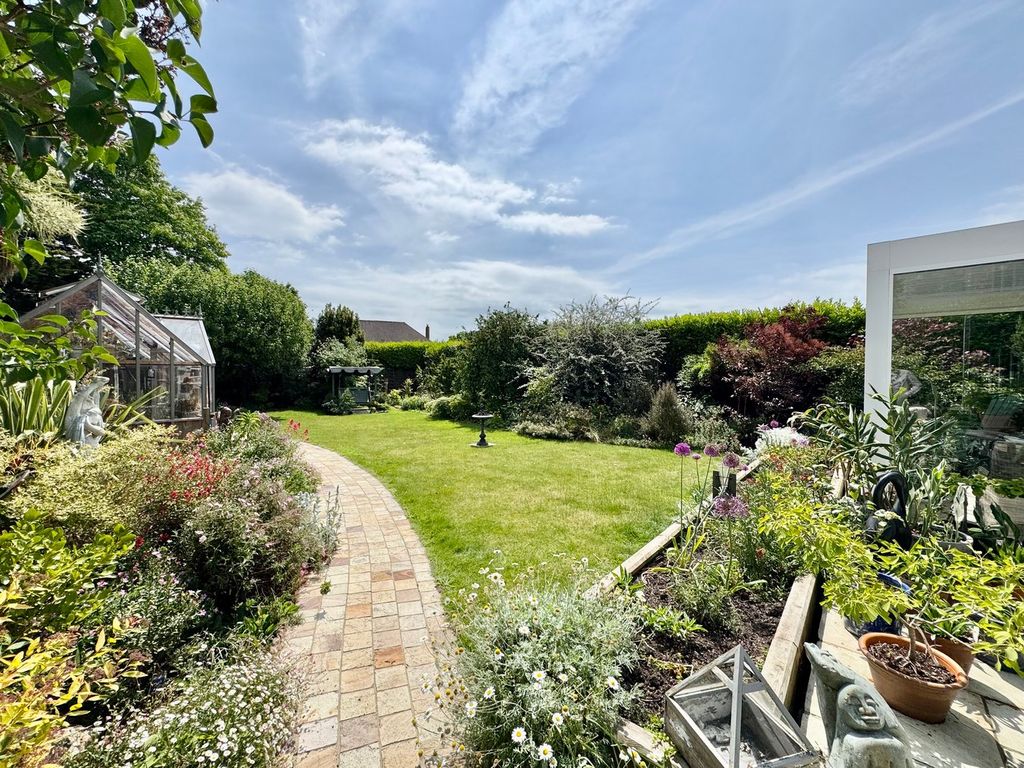 Property photo 3 of 42