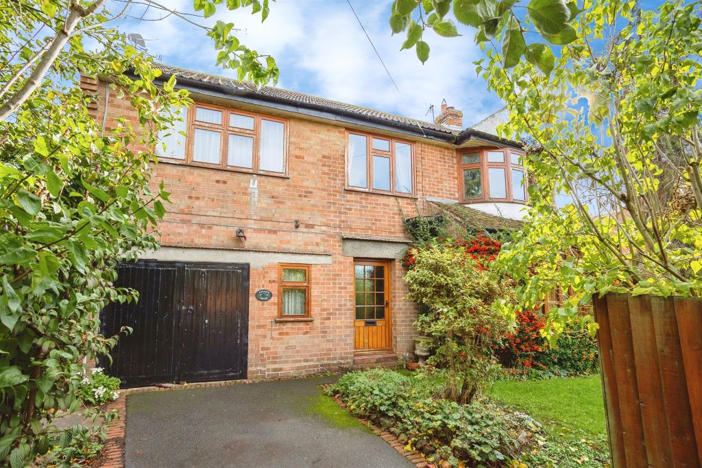 Property photo 2 of 32