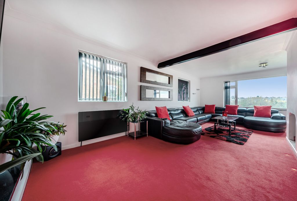 Property photo 3 of 12 1396983-17-6960d2...