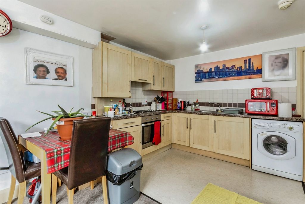 Property photo 2 of 13