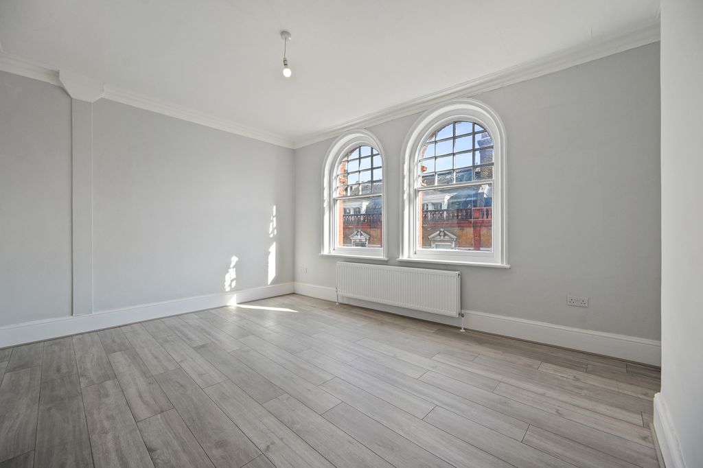 Property photo 2 of 9