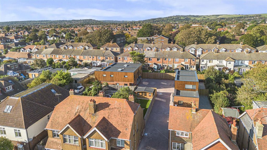 Property photo 2 of 14 Outside