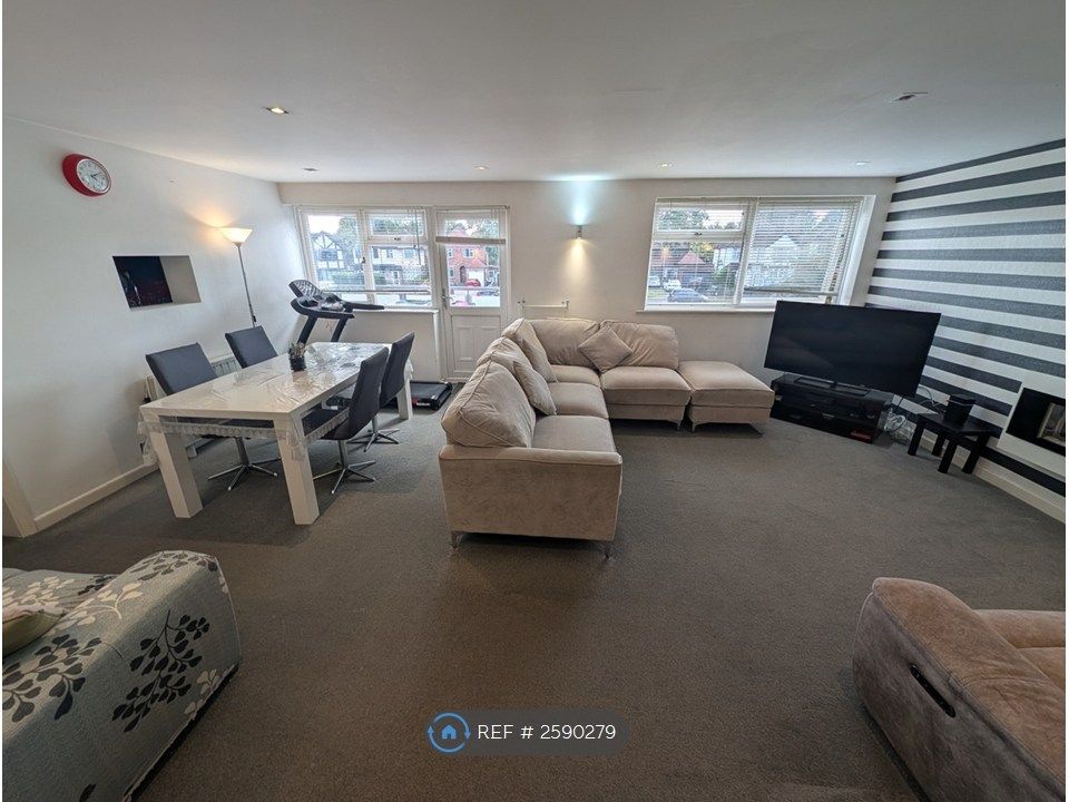 Property photo 2 of 35 Lounge &amp; Diner