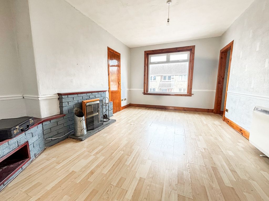 Property photo 3 of 9 Lounge