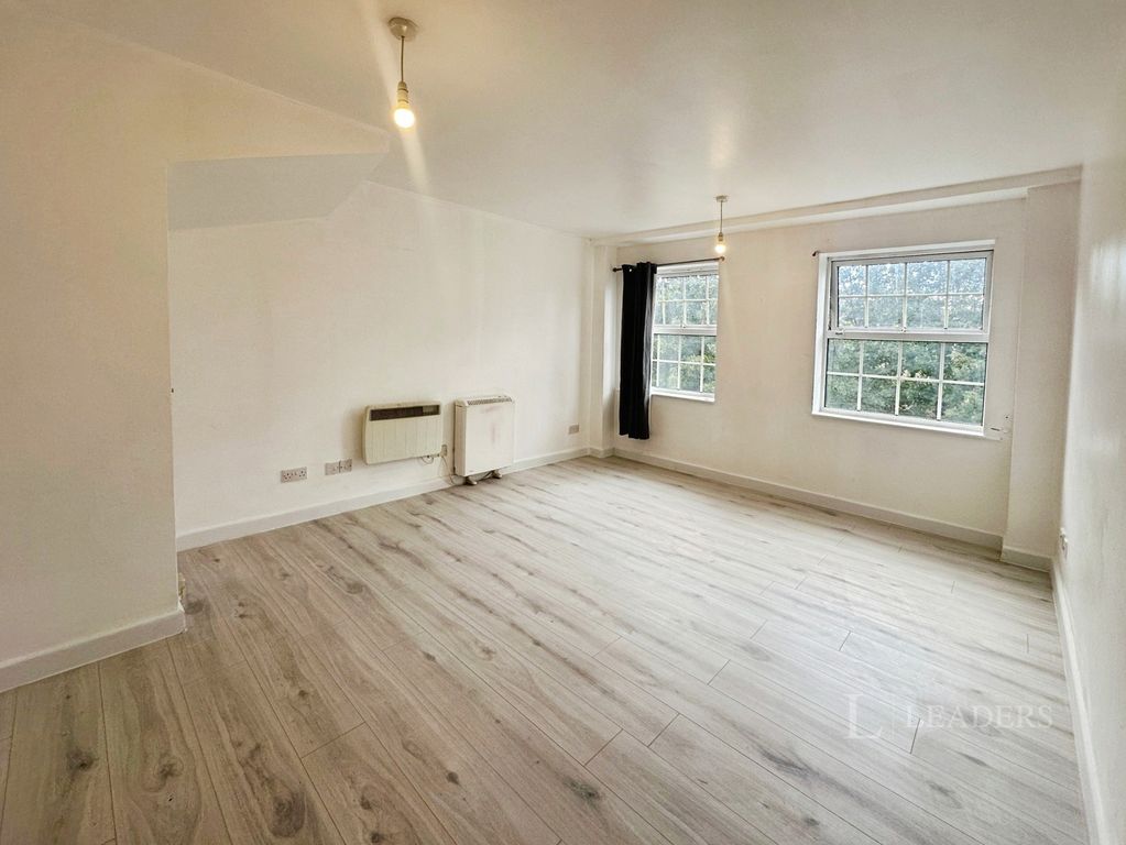 Property photo 3 of 17 Pbox-Img.Jpg