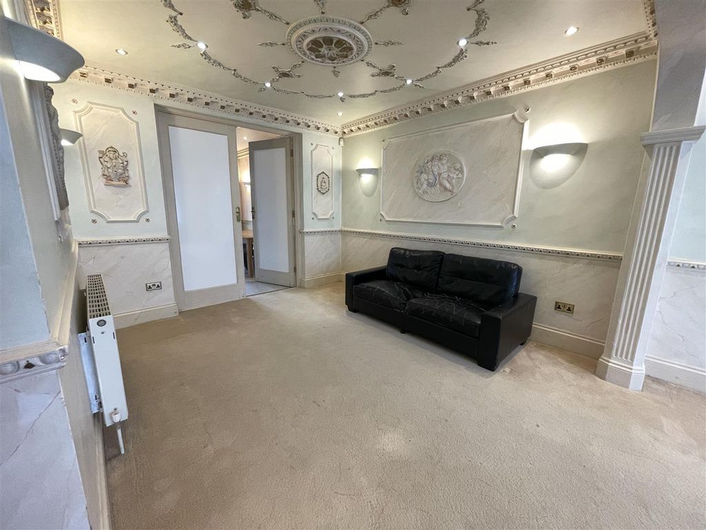 Property photo 3 of 16 Living Room