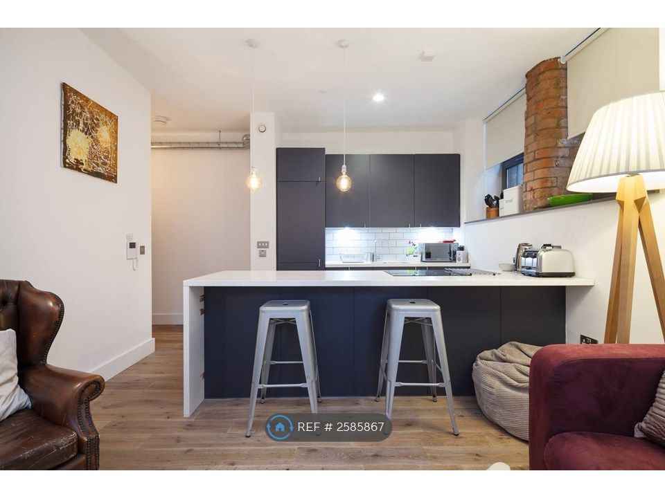 Property photo 3 of 13 Breakfast Bar