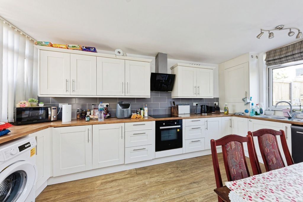 Property photo 3 of 13 Pbox-Img.Jpg