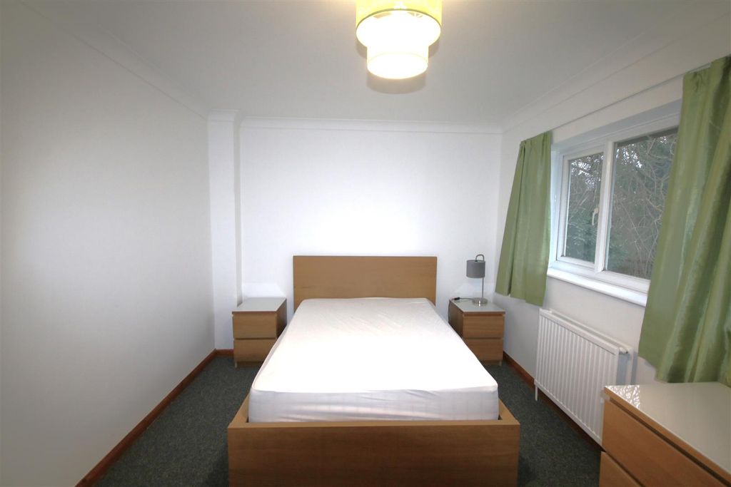 Property photo 1 of 16 Bedroom A.Jpg