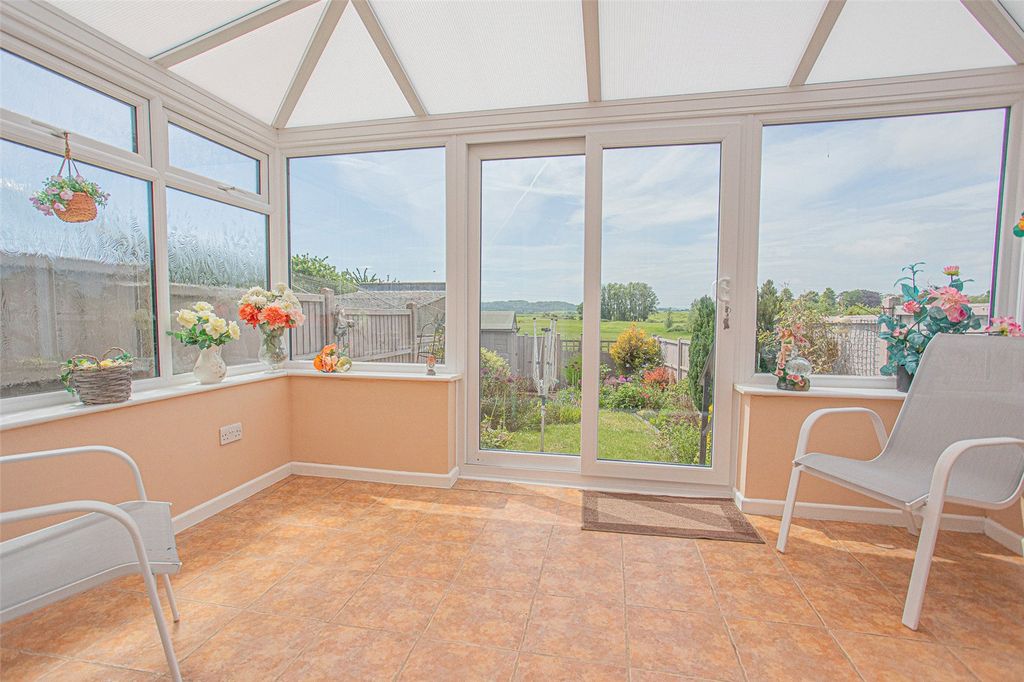 Property photo 2 of 17 Picture No. 21