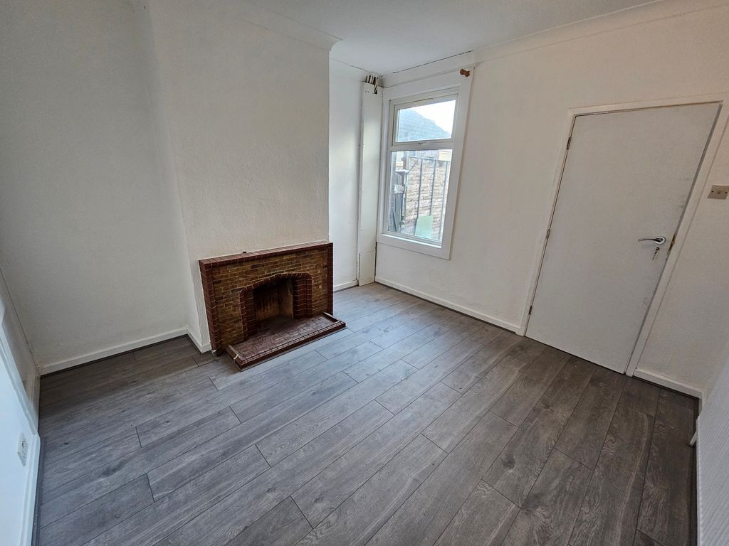 Property photo 3 of 11 Image