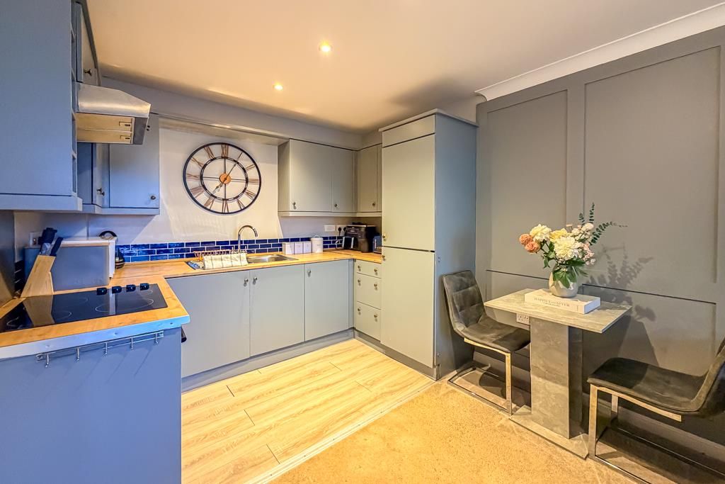 Property photo 2 of 18 Kitchen