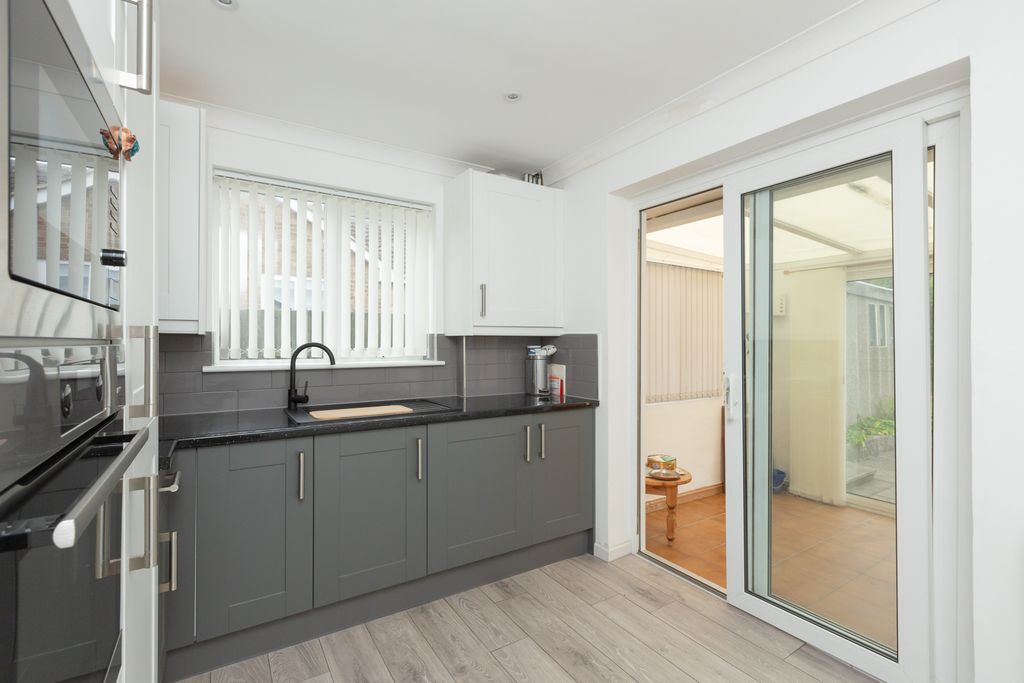 Property photo 3 of 11 Picture 3