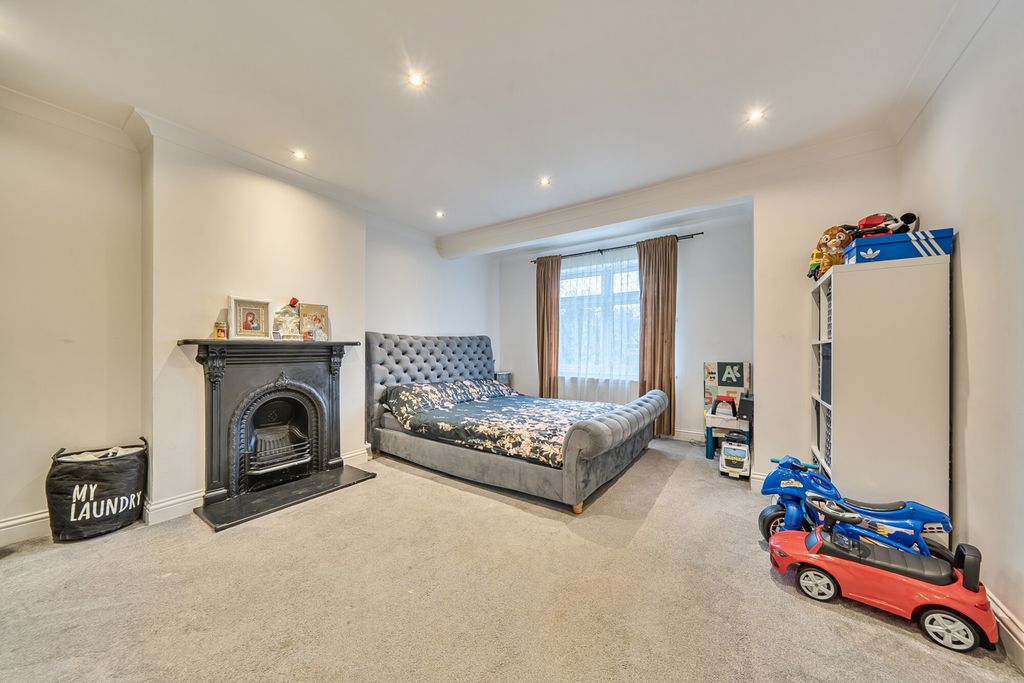 Property photo 2 of 22 1407049-1-6982012...