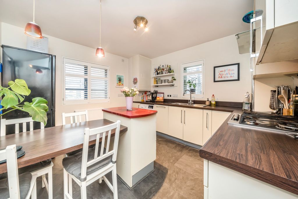 Property photo 2 of 7 Picture No. 11