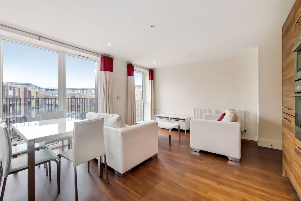 Property photo 3 of 9