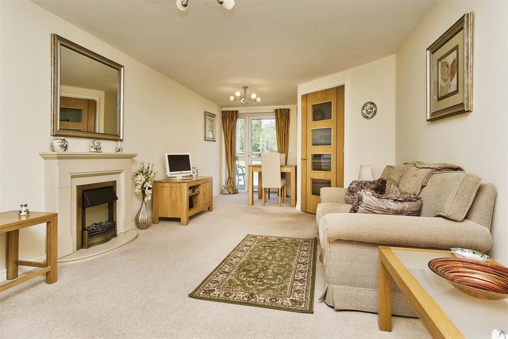 Property photo 2 of 14 1Fcb94F2-1c41-ee11-Bdf3-000d3Ad539F5.Jpg