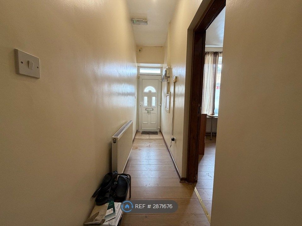 Property photo 3 of 25