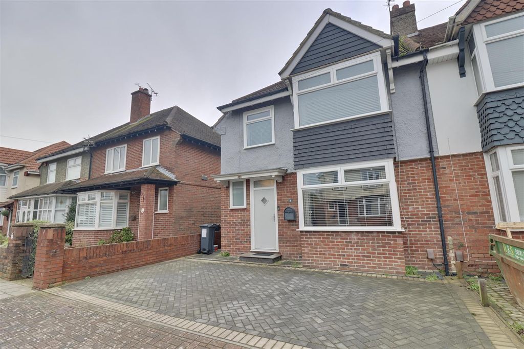 Property photo 1 of 28 857EE1F0-B941-4251-B0A1-23C307CD241B_1_201_A.Jpeg