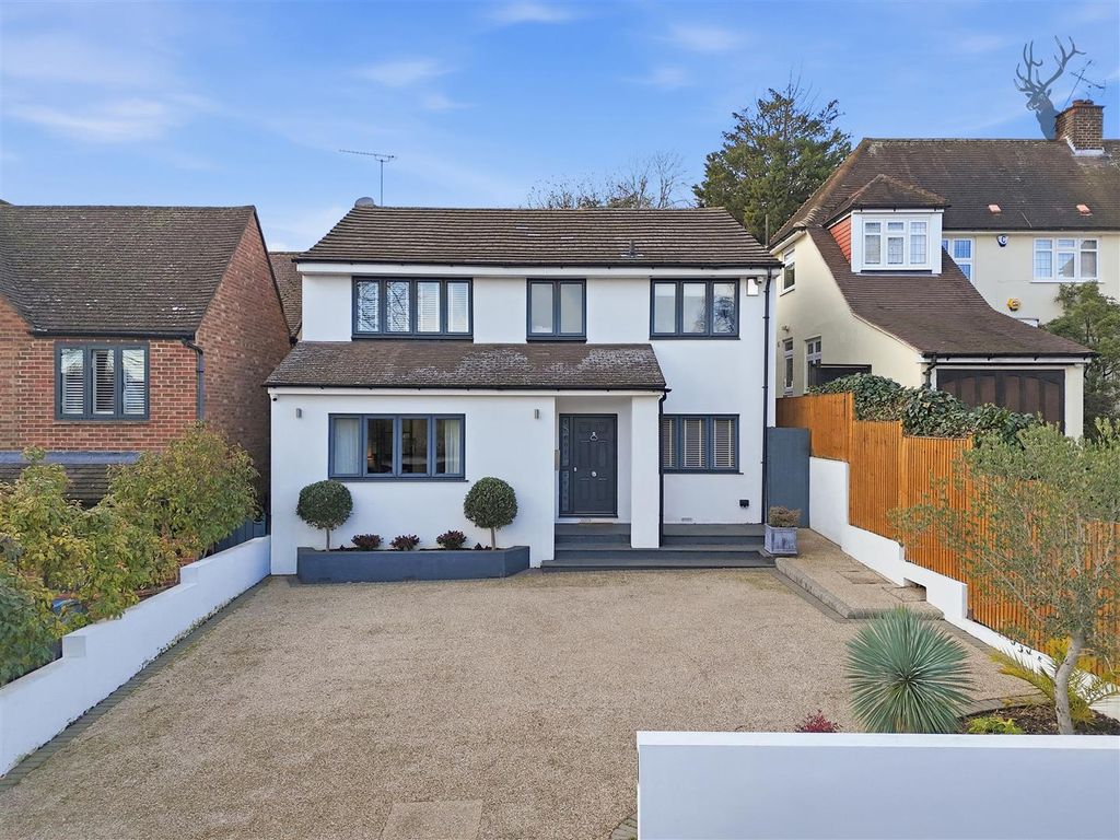 Property photo 1 of 42