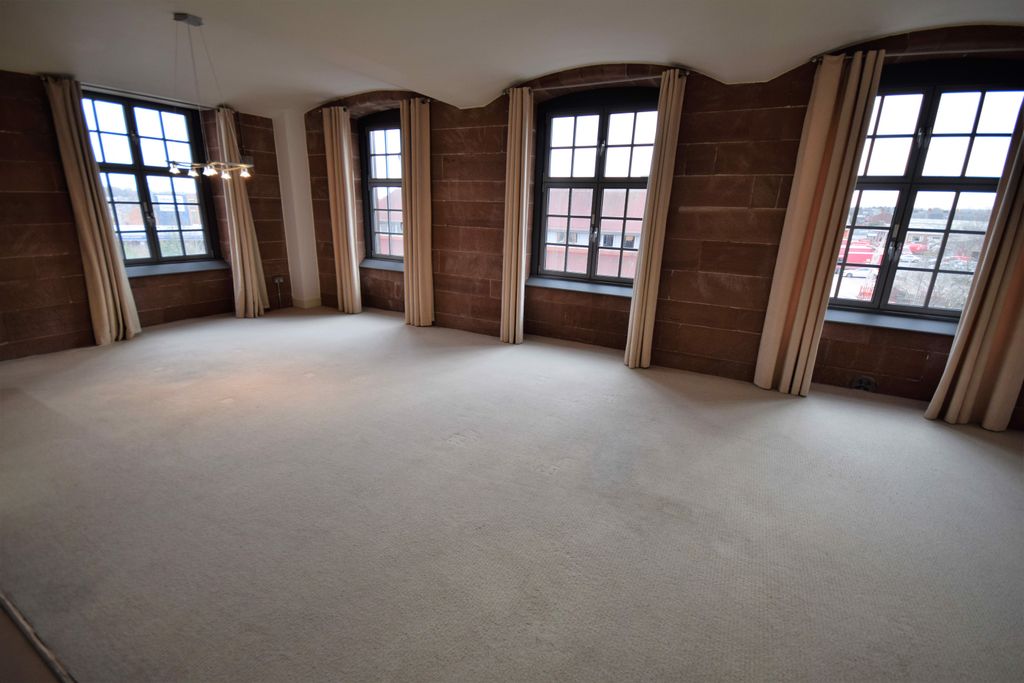 Property photo 2 of 12 Livng Room Alt View
