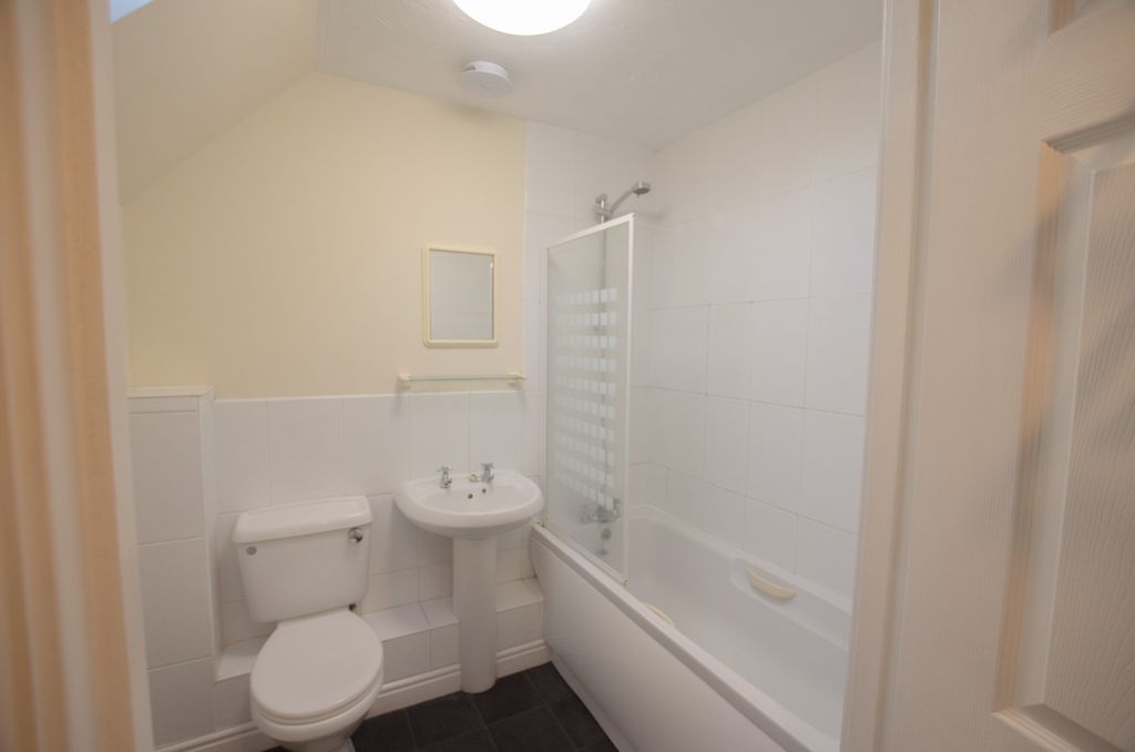 Property photo 3 of 7 9 College Green -2